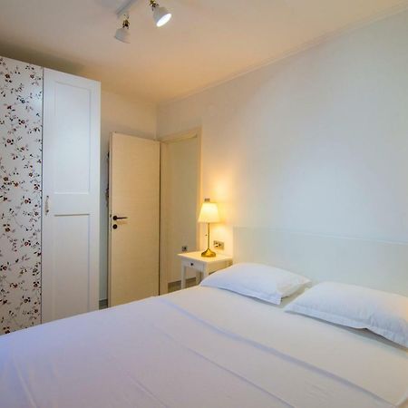 Apartments Pina Бол Екстер'єр фото