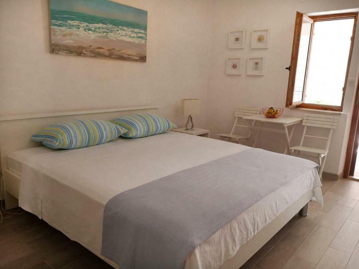 Apartments Pina Бол Екстер'єр фото
