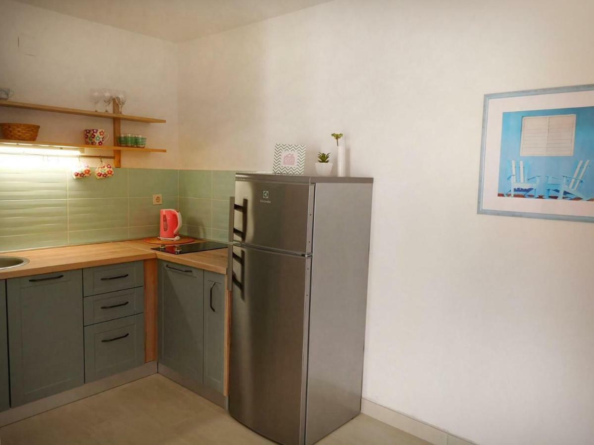 Apartments Pina Бол Екстер'єр фото