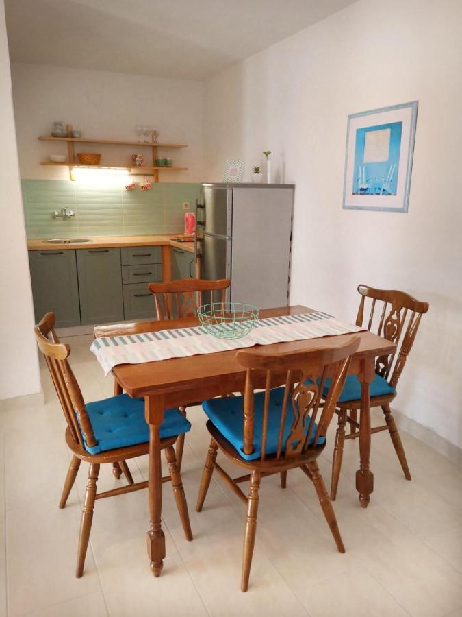 Apartments Pina Бол Екстер'єр фото
